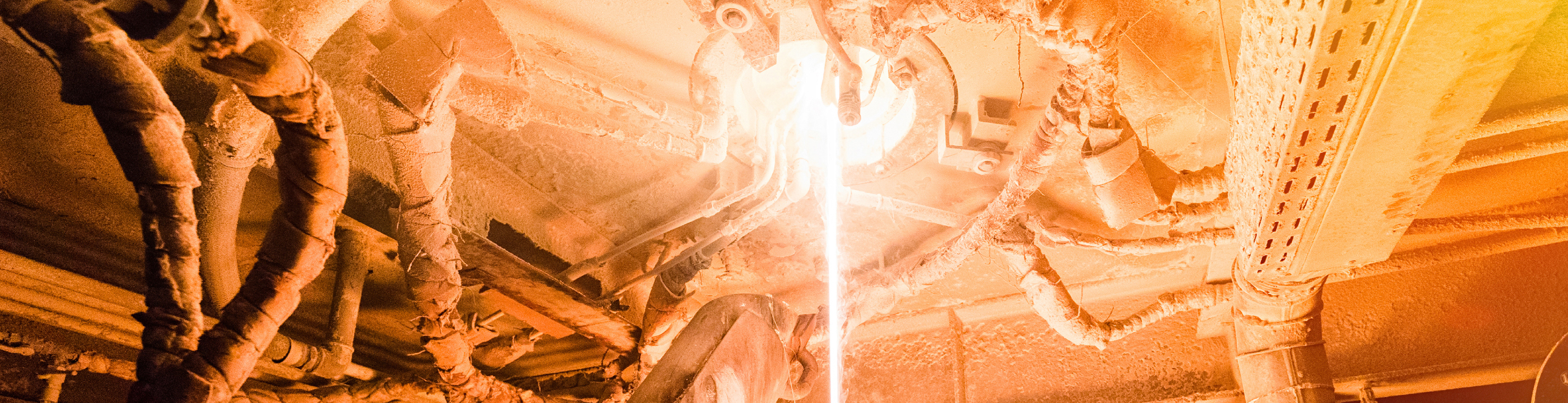 Well insulated high temperature furnace with beam of light emminating from it